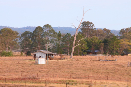 Outback australian farmland hut shed shack queenslandの写真素材