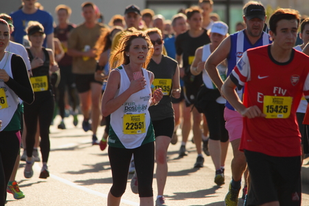 BRISBANE, AUSTRALIA - SEPTEMBER 07 : Unidentified runners  participating in the "Bridge to Brisbane" charity fun run on September 07, 2014 in Brisbane, Australiaのeditorial素材