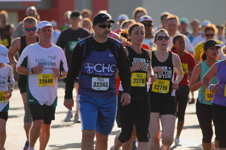 BRISBANE, AUSTRALIA - SEPTEMBER 07 : Unidentified runners  participating in the "Bridge to Brisbane" charity fun run on September 07, 2014 in Brisbane, Australiaのeditorial素材
