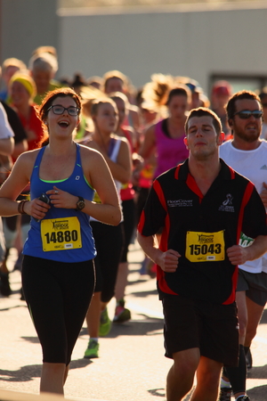 BRISBANE, AUSTRALIA - SEPTEMBER 07 : Unidentified runners  participating in the "Bridge to Brisbane" charity fun run on September 07, 2014 in Brisbane, Australiaのeditorial素材