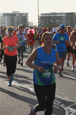 BRISBANE, AUSTRALIA - SEPTEMBER 07 : Unidentified runners  participating in the "Bridge to Brisbane" charity fun run on September 07, 2014 in Brisbane, Australiaのeditorial素材