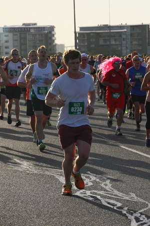 BRISBANE, AUSTRALIA - SEPTEMBER 07 : Unidentified runners  participating in the "Bridge to Brisbane" charity fun run on September 07, 2014 in Brisbane, Australiaのeditorial素材