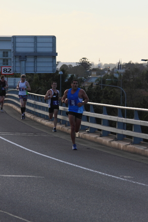 BRISBANE, AUSTRALIA - SEPTEMBER 07 : Unidentified runners  participating in the "Bridge to Brisbane" charity fun run on September 07, 2014 in Brisbane, Australiaのeditorial素材