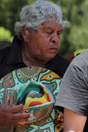 BRISBANE, AUSTRALIA - NOVEMBER 14: Unidentified protester giving respect to dead during g20 aboriginal deaths in custody protest on November 14, 2014 in Brisbane, Australiaのeditorial素材