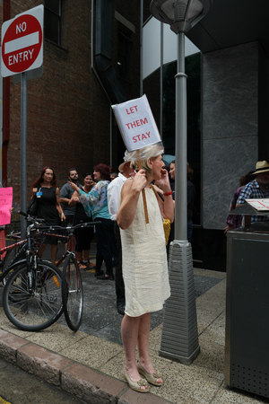 BRISBANE, AUSTRALIA - FEBRUARY 05 :Sign calling for relaese of children in detention at protest in support of churches offering sanctuary to refugees February 05, 2016 in Brisbane, Australiaのeditorial素材