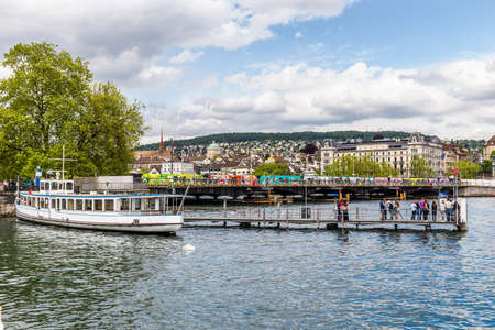 ZURICH SWITZERLAND MAY 14 2015: City of Zurich Switzerland. Lake Zurichのeditorial素材