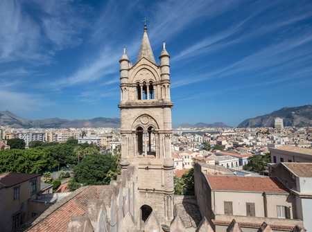 Palermo City on the island of Sicily, Italy from the roof of the Cathedral on a hot September day. Blue sky with some clouds. Warm mediterranean atmosphere. Attractive Travel and Tourism Locationのeditorial素材