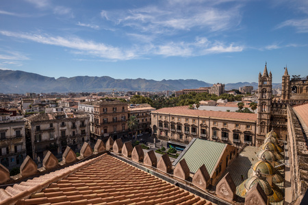 Palermo City on the island of Sicily, Italy from the roof of the Cathedral on a hot September day. Blue sky with some clouds. Warm mediterranean atmosphere. Attractive Travel and Tourism Locationのeditorial素材