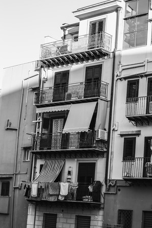 PALERMO, ITALY - SEPTEMBER 21 2015: Buildings in the City of Palermo on a warm late summer dayのeditorial素材