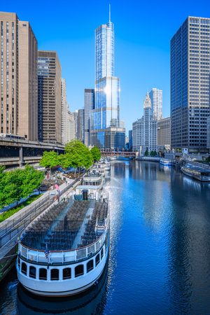 The Chicago Skyline seen from the Chicago Riverの写真素材