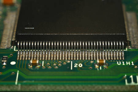 Electronic chip and standard inscriptions of resistors and condensers