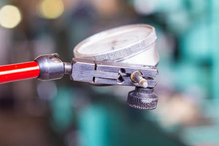Measuring tool, indicator of watch type