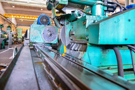 The bed and guides of the mechanical equipment for metal cutting