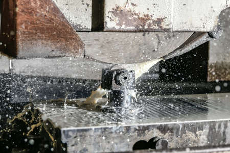 Dressing the grinding wheel with a diamond tool for intensive removal of whole grains and crushing...