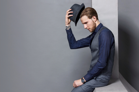 a man in a suit and hatの写真素材