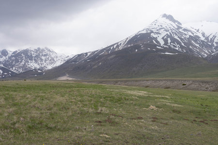 An open field in Campo Imperatore, Abruzzoの写真素材