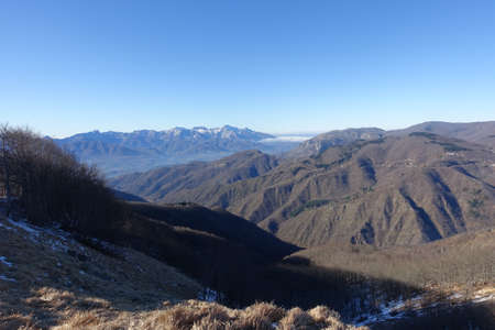 view of the apuan alps region of tuscanyの写真素材