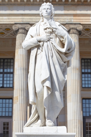 Friedrich Schiller statue in Gendarmenmarkt, Berlinの写真素材