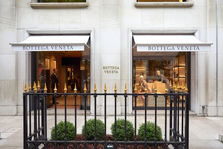 PARIS, FRANCE - JULY 22, 2017: Bottega Veneta fashion luxury store in avenue Montaigne in Paris, France.のeditorial素材