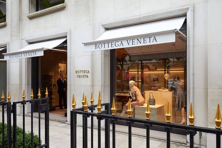 PARIS, FRANCE - JULY 22, 2017: Bottega Veneta fashion luxury store in avenue Montaigne in Paris, France.のeditorial素材