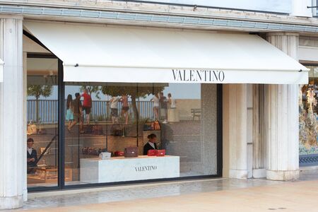 MONTE CARLO, MONACO - AUGUST 19, 2016: Valentino fashion luxury store window in Monte Carlo, Monaco.のeditorial素材