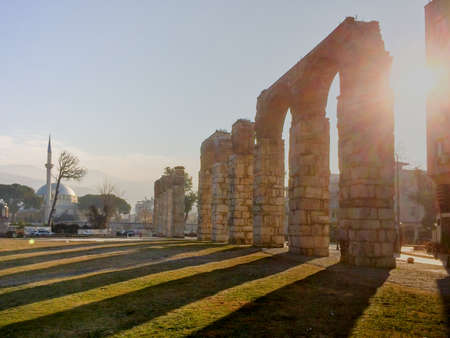 Roman aqueduct pipeline with stone columns in selcuk, ephesus Archaeological site in turkeyの写真素材