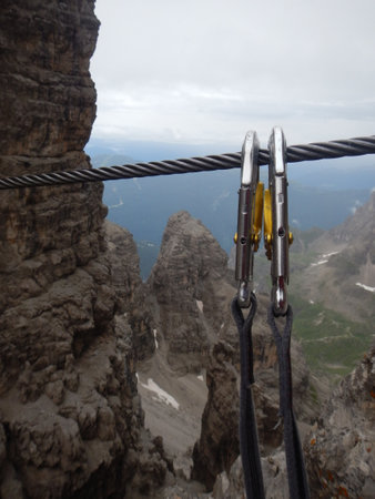 Klettersteig Karabiner Climbing rope Steel Safety riskの写真素材