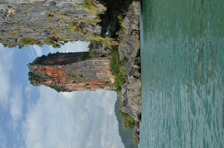 ko phi phi thailand rocks blue water boat tripの写真素材