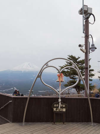 Yamanashi Prefecture - January 29, 2015: Heavenly smotrovaoy bell on site and Mount Fuji, with snowy peaks in winter January 29, 2015, Yamanashi Prefecture, Japanのeditorial素材