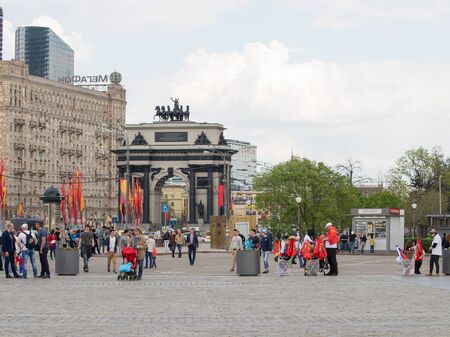 Moscow - May 6, 2016: Arc de Triomphe on Kutuzov Avenue and people walk in Victory Park on Poklonnaya Hill in May holidays May 6, 2016, Moscow, Russiaのeditorial素材
