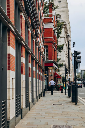 London, United Kingdom - September 25, 2023: beautiful City district in London, on an autumn warm dayのeditorial素材