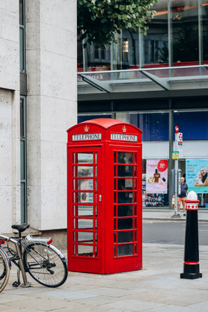 Iconic red telephone boxes in central Londonのeditorial素材