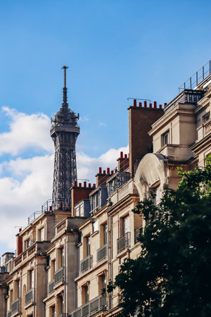 Paris, France - 15 July 2021: Historic Haussmannian buildings in the 7th arrondissement near the Eiffel Towerの写真素材