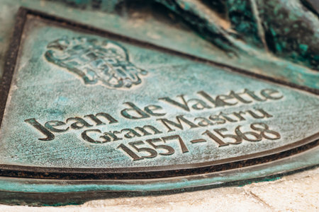 Valletta, Malta â April 10, 2025: Statue of Jean de Valette, Grand Master of the Order of Malta from 1557 to 1568, who gave his name to the city of Vallettaの写真素材