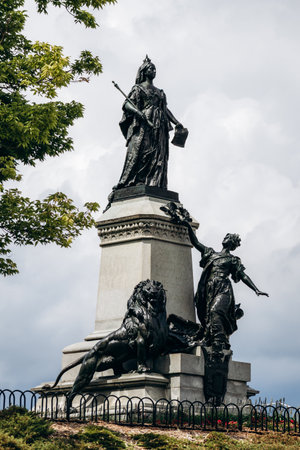 Ottawa, Canada - August 13, 2025: View of the Queen Victoria Monument on Parliament Hillのeditorial素材