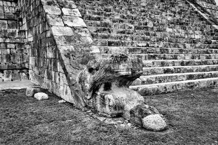Scenic views of Chichen Itza Maya ruins on Yukatan Peninsula, Mexico.のeditorial素材