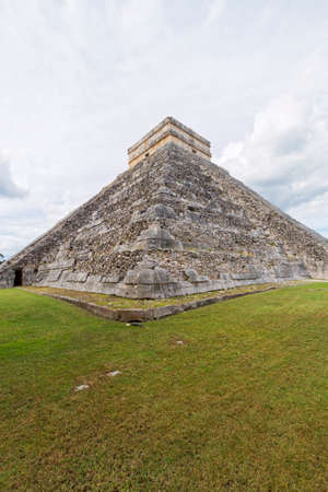 Scenic views of Chichen Itza Maya ruins on Yukatan Peninsula, Mexico.のeditorial素材
