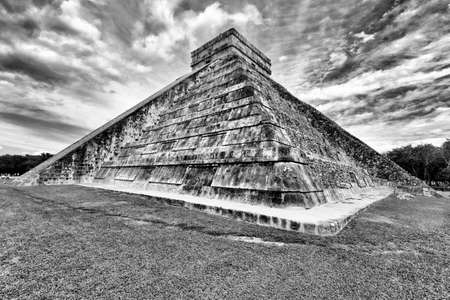 Scenic views of Chichen Itza Maya ruins on Yukatan Peninsula, Mexico.のeditorial素材