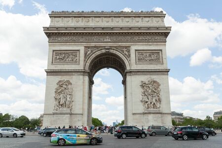 PARIS, France 02 June 2018: : The Triumphal Arch de l Etoile arc de triomphe . The monument was designed by Jean Chalgrin in 1806 in Parisのeditorial素材