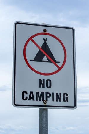Tasmania, Australia - 19 December 2016: Visual No Camping sign at a recreational area on Bruny Islandのeditorial素材