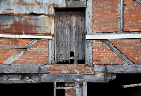 Dilapidated Warwickshire barn facade, England の写真素材