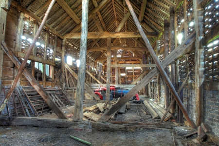 Large timber-framed and brick hay barn, Worcestershire, England.
の写真素材