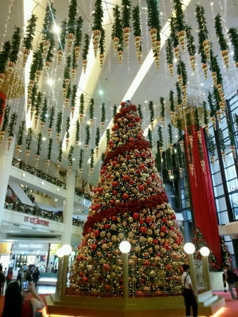 Kuala Lumpur 30th November 2013 A giant Christmas Tree is being displayed in Times Square Mall の素材