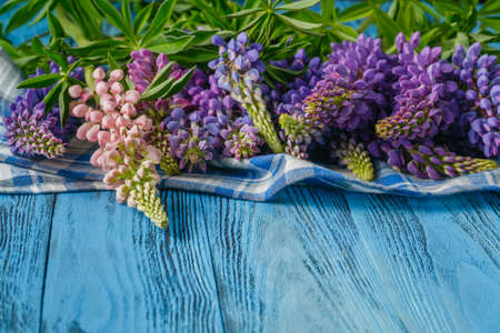 Pink flowers border on wood pattern