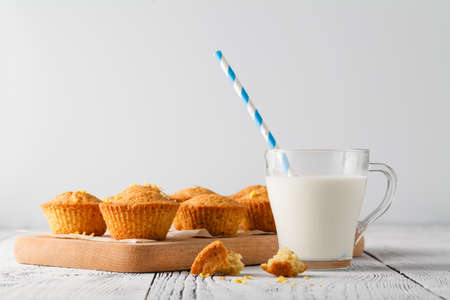 lemon cupcakes and lemon slicesの写真素材