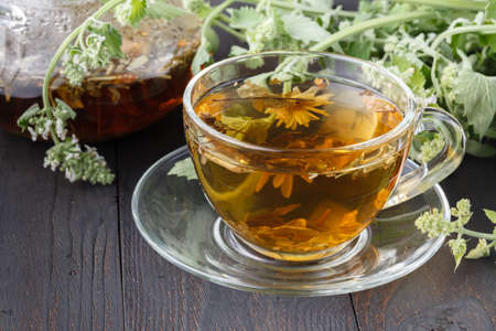 Cups of mint tea on tableの写真素材