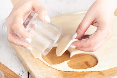 cutting cookies dough circle shape homemadeの写真素材