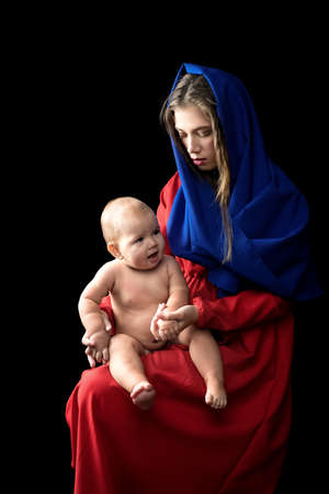 YÐ¾ung mother witÑ baby on handの写真素材