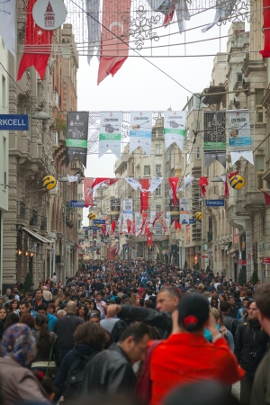 ISTANBUL - APRIL 7: Crowded istiklal street with tourists in Istanbul on April 07, 2013. It's is one of the most famous avenues in Istanbul, visited by nearly 3 million people in a single day over the course of weekends.のeditorial素材