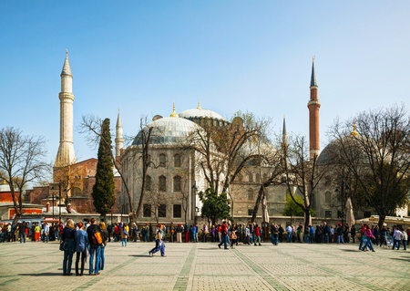 ISTANBUL - APRIL 5: Hagia Sophia with tourists in Istanbul on April 05, 2013. Hagia Sophia is a former Orthodox patriarchal basilica (church), later a mosque, and now a museum.のeditorial素材
